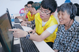 社区开办“银发网络课堂”